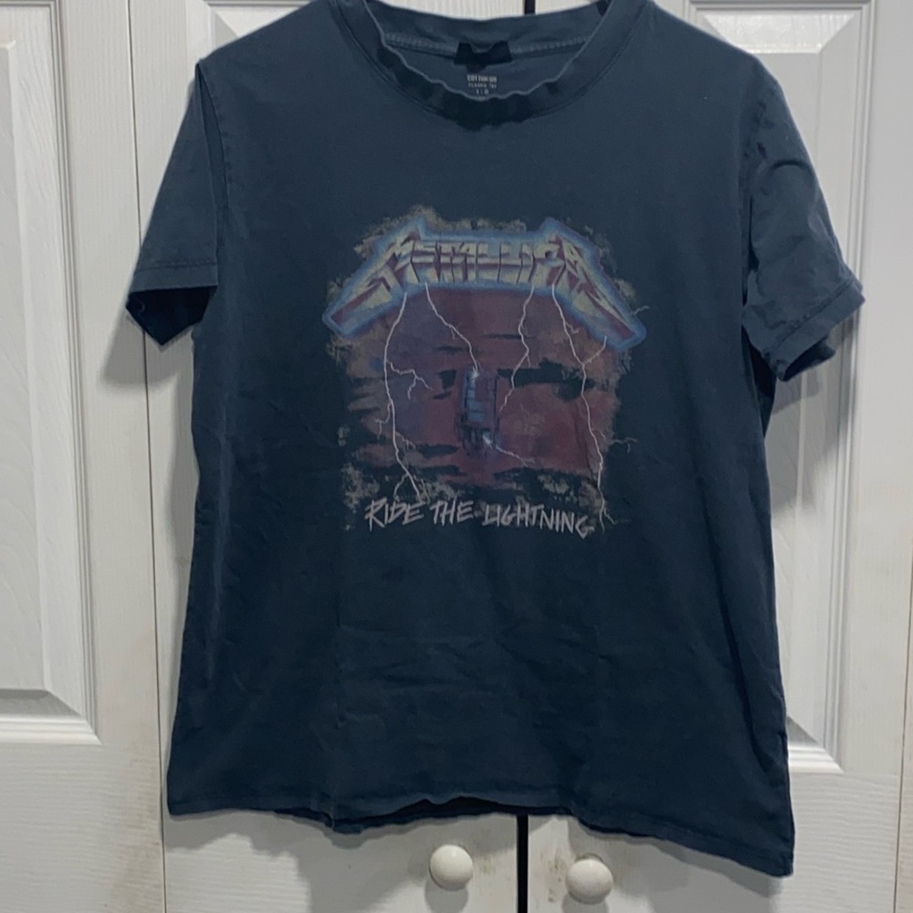 Cotton on Metallica Ride The lightning graphic tee